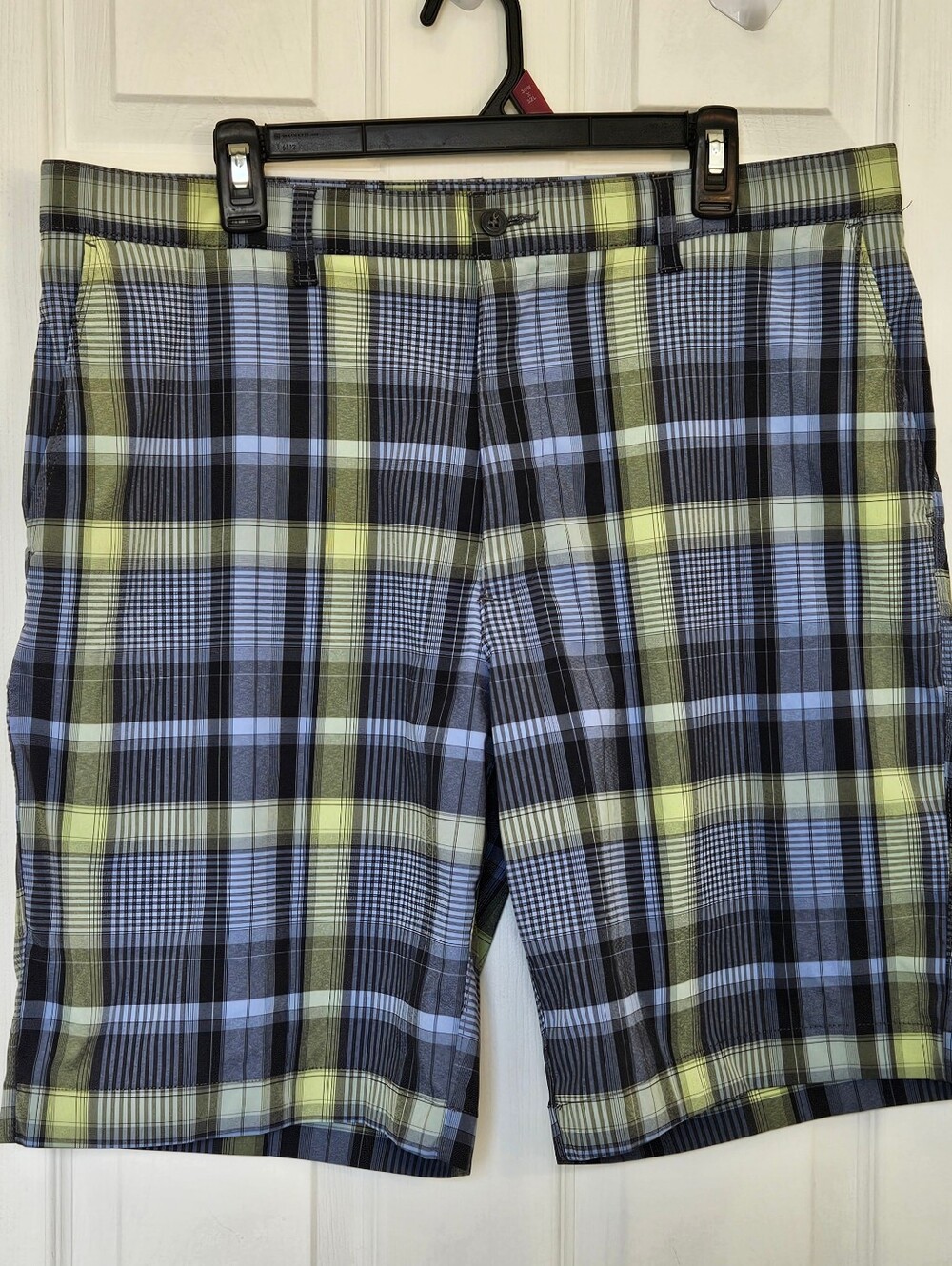 PGA Tour Men's Plaid Flat-Front Shorts in Blue & Green